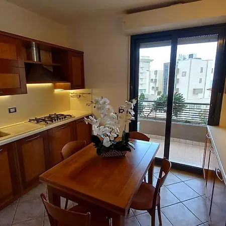 Farfalla Fronte Mare - *